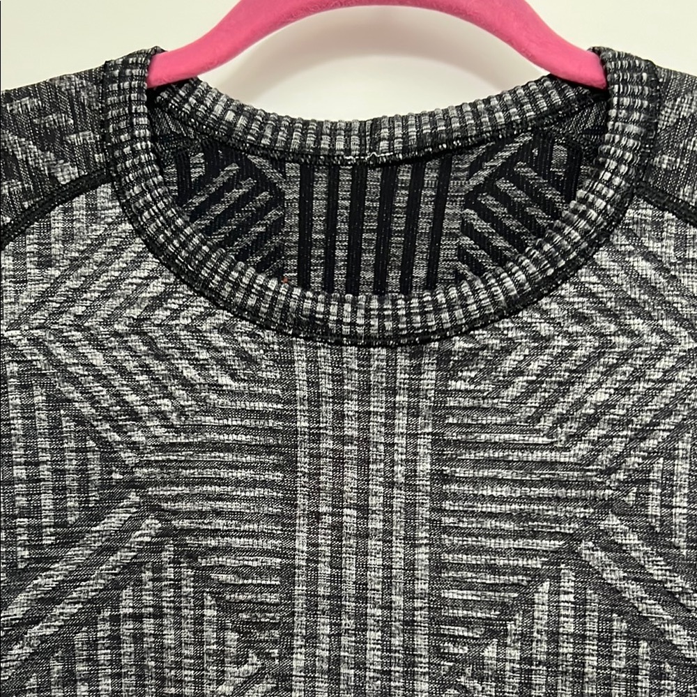Lululemon Top - Picture 4 of 6